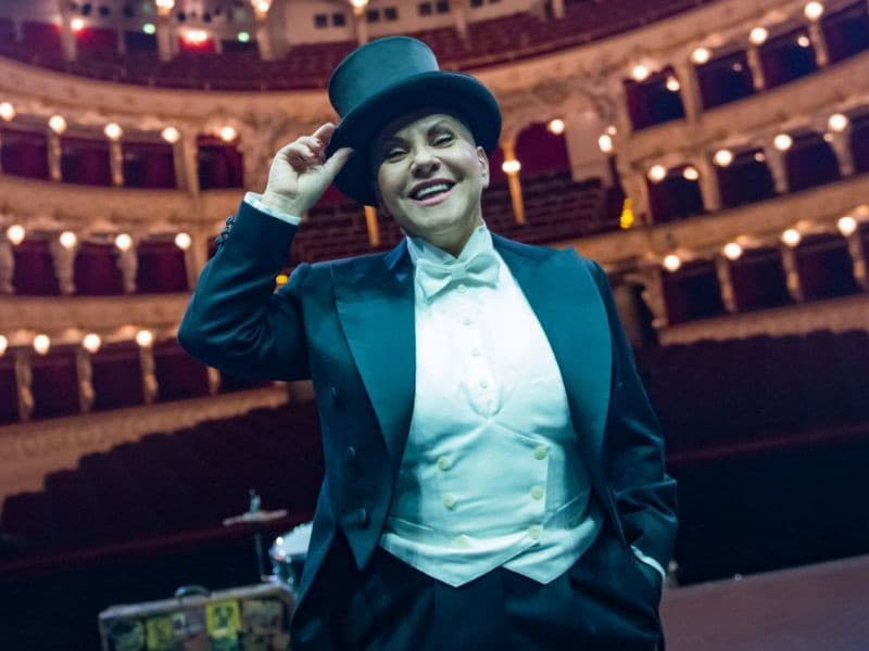 Dagmar Pecková ako Anna I. v inscenácii Kurta Weilla Sedem smrteľných hriechov v Štátnej opere Praha v roku 2021. Foto: Ilona Sochorová