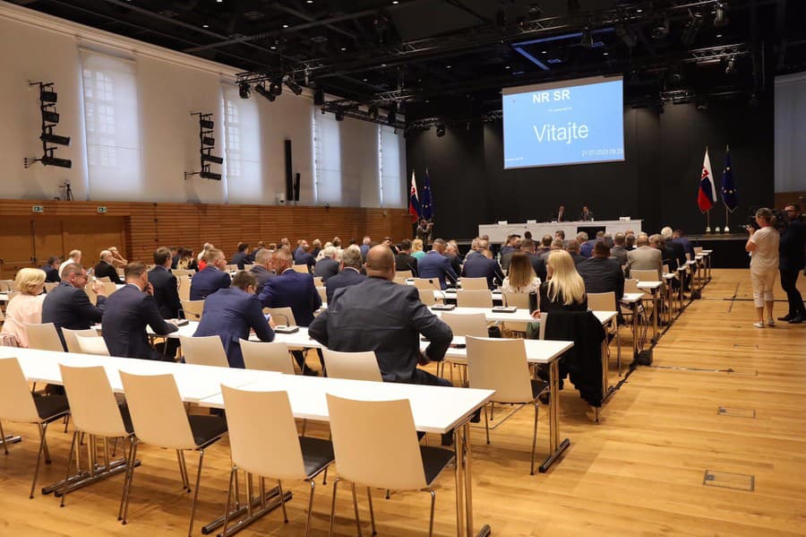 Parlamentná schôdza, akú Slovensko