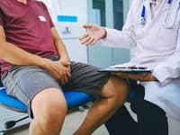 Rakovina prostaty môže dlho mlčať: Tieto zmeny pri močení a sexe však neprehliadajte
