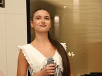 Otvorenie kaviarne a jógového štúdia, Thia Vittek