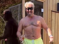 Martin Zounar sa mení pred očami 