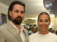 Dominika Cibulková s partnerom Tiborom Vinczem na premiére operety Čardášová princezná. 