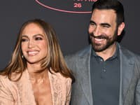 Jennifer Lopez a Brett Goldstein
