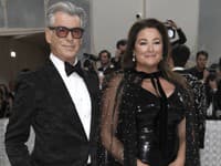 Pierce Brosnan a Keely Shaye Smith 