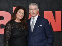 Pierce Brosnan a Keely Shaye Smith