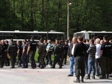 V Kysaku zasahovali desiatky policajtov