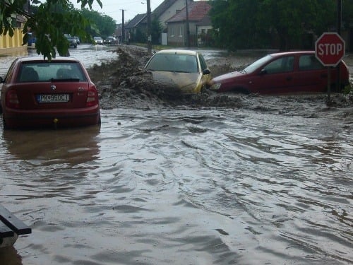 Záplavy v Doľanoch Záplavy v Doľanoch