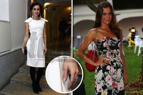 Lucia Rózsa Hurajová nosila na ľavej ruke prsteň. Najnovšie však už túto jej ruku nezdobí žiadny šperk (fotografia vpravo).