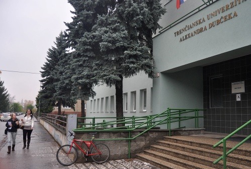 Univerzita Alexandra Dubčeka