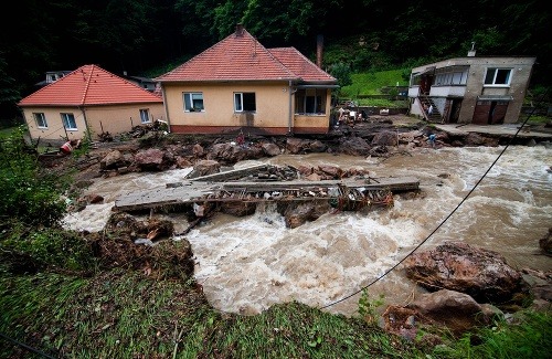 Tohtoročné záplavy v obci Píla