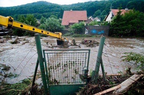 Nedávne záplavy v obci Píla
