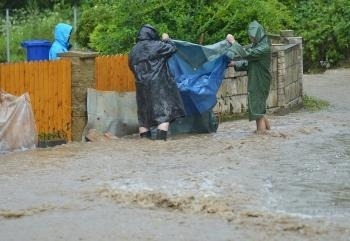 Šášovské Podhradie zasiahla po búrke povodeň