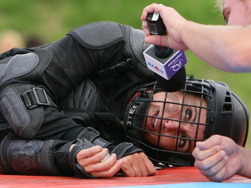 Lenka Šóošová sa v cieli zložila. 