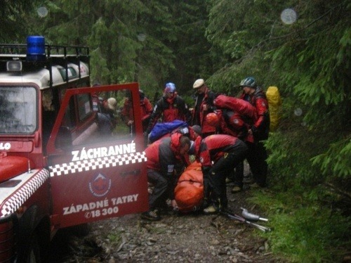 Turistu zachraňovali Poliaci aj Slováci