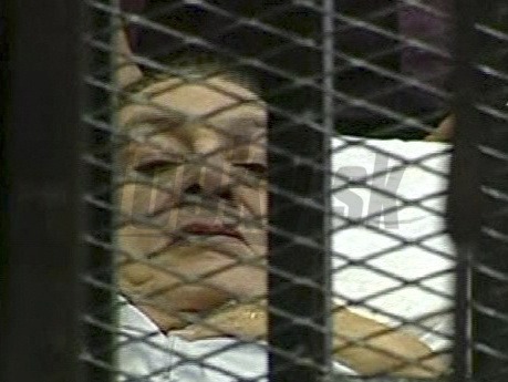 Husní Mubarak za mrežami