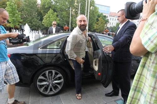 Onur si nechal zarásť Onur si nechal zarásť