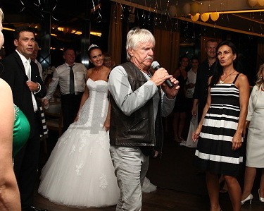 Na Maixnerovej svadobnej párty hosťom zaspieval aj Janko Lehotský.