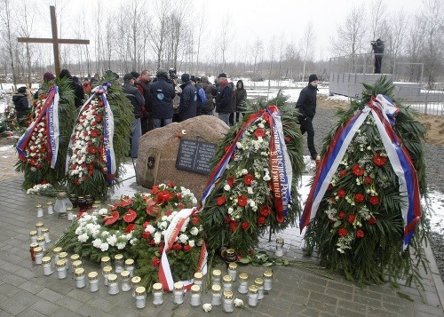 Pamätník na poctu obetiam havárie pri Smolensku