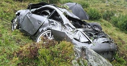 Z Porsche ostal po nehode iba vrak