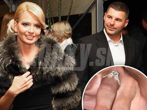 Marianna Ďurianová a Roman Doležaj. V krúžku snubný prsteň z bieleho zlata a diamantov.