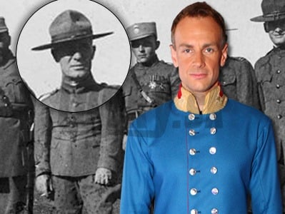 Fotografia amerických a česko-slovenských oficierov zachytená okolo roku 1900. Druhý vojak zľava sa nápadne podobá na Markizáka Patrika Švajdu