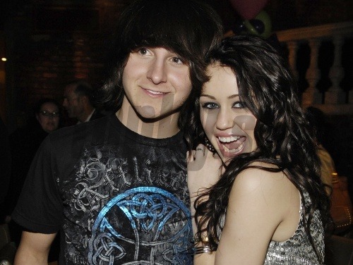 Mitchel Musso a Miley Cyrus