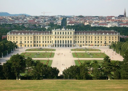 Zámok Schönbrunn vo Viedni