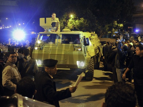 V Káhire prepukli násilnosti