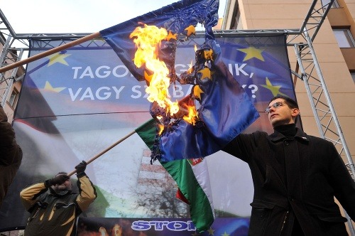 Obhorená vlajka EÚ