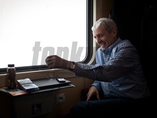 Mikuláš Dzurinda počas osobnej predvolebnej kampane s názvom Máme spoločnú cestu, počas ktorej vycestoval vlakom z Bratislavy do Koší