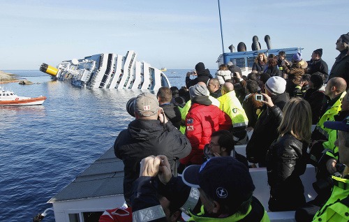 Potápajúca sa loď Costa Concordia