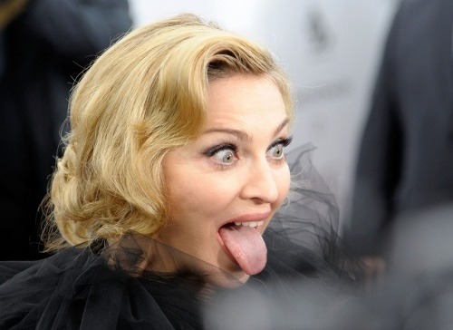 Madonna s vyplazeným jazykom