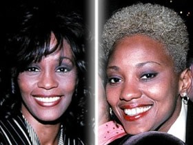 Whitney Houston vraj manželstvom maskovala aféru s bývalou asistentkou (vpravo).