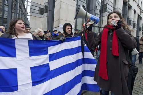 Gréci protestujú proti úsporným opatreniam