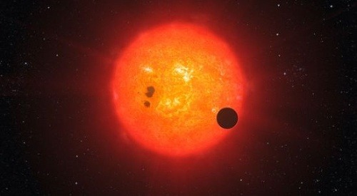 GJ 1214b obieha okolo svojho slnka