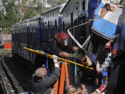 Železničné nešťastie v Argentíne si vyžiadalo najmenej 19 obetí