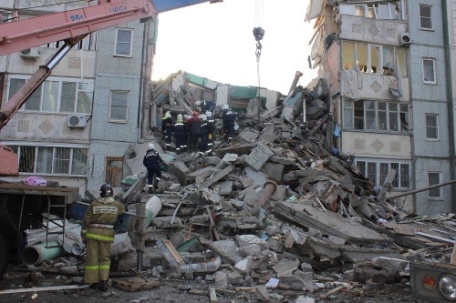 Výbuch zničil takmer 20 bytov