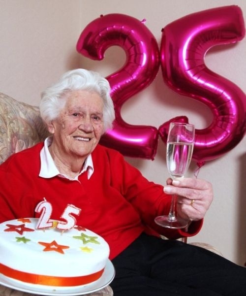 Margaret dnes oslavuje svoje 25., resp. 100. narodeniny