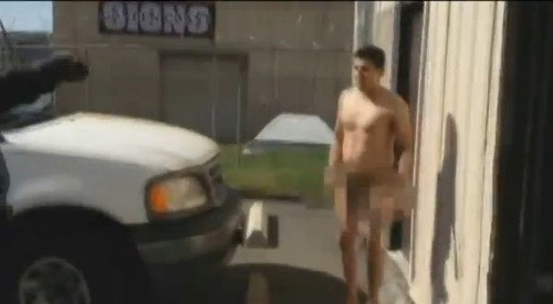 Jose sa na pohovor vybral úplne nahý