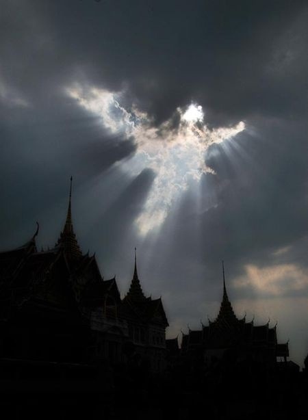 Anjel vytvorený z oblakov