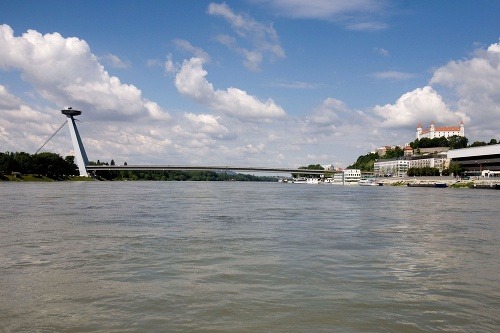 Pohľad na Nový most z Dunaja