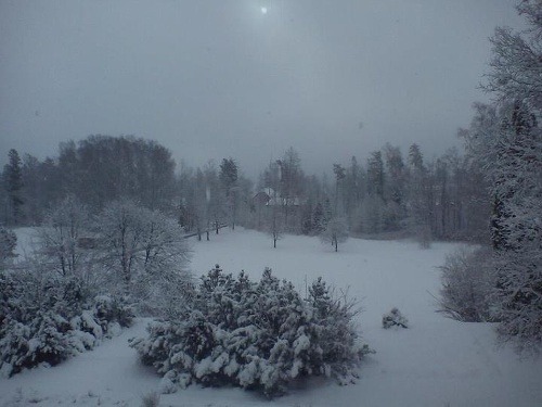 Tatry: Včera v blate, dnes pol metra snehu..., napísal na Facebooku Miso Psota.

