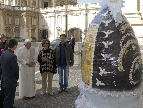 250 kilogramové vajce pre pápeža