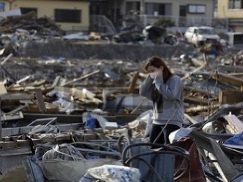 Vlaňajšie zemetrasenie a cunami v Japonsku pripravili o život 19 tisíc ľudí.