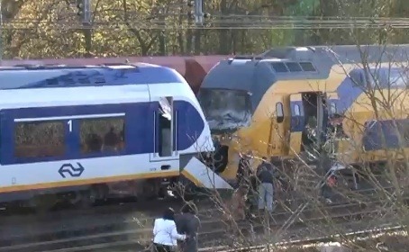 Čelná zrážka vlakov