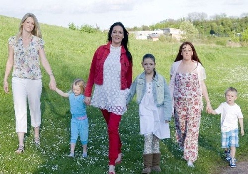 Rodiny z Kentu sa snažia zistiť, prečo sa ich deti rodia s deformitou