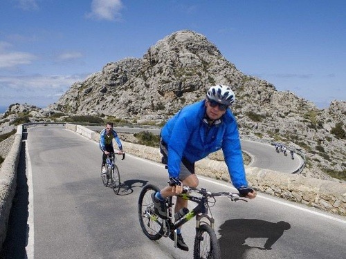 Ivan Mikloš si počas parlamentnej schôdze vyrazil na cyklotúru do Španielska.