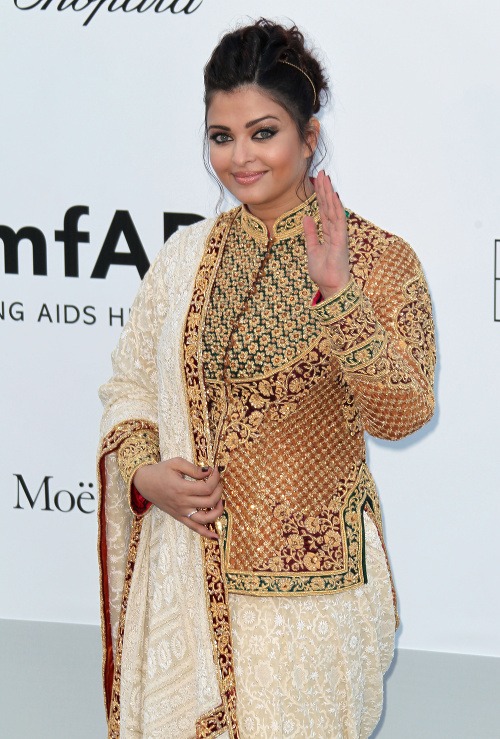 Aishwarya Rai Bachchan prirodzenou krásou uchvátila Cannes.