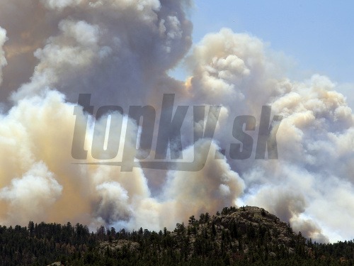 Najničivejší požiar v dejinách Colorada hasiči skrotili