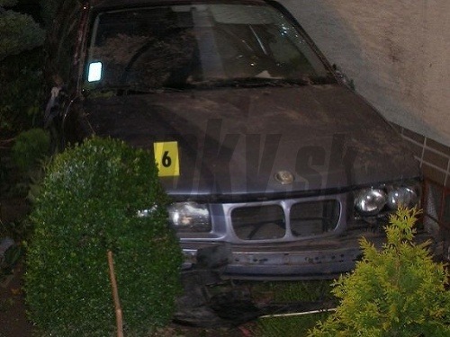 Policajti nezistili u vodiča Renaultu požitie alkoholu, iné to však bolo pri mladom vodičovi BMW